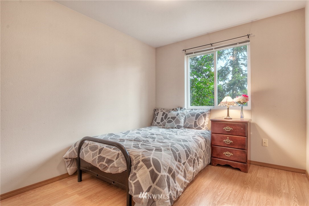 617 Southwest 4th Place, Unit 4 Renton, WA 98057 - Photo 11 of 16