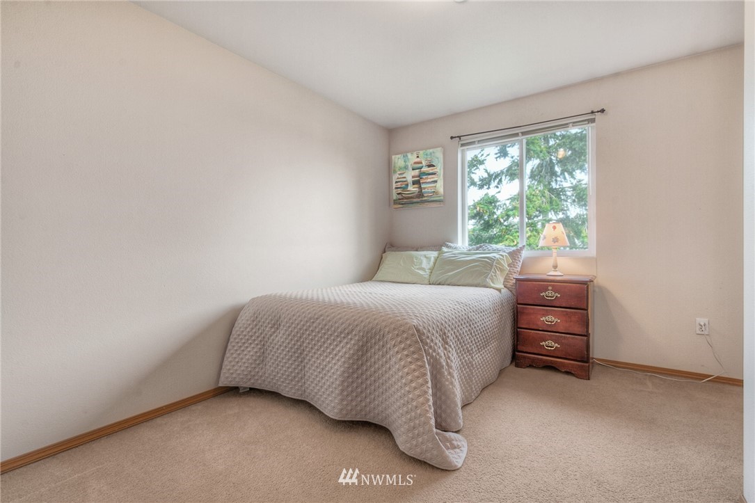 617 Southwest 4th Place, Unit 4 Renton, WA 98057 - Photo 15 of 16