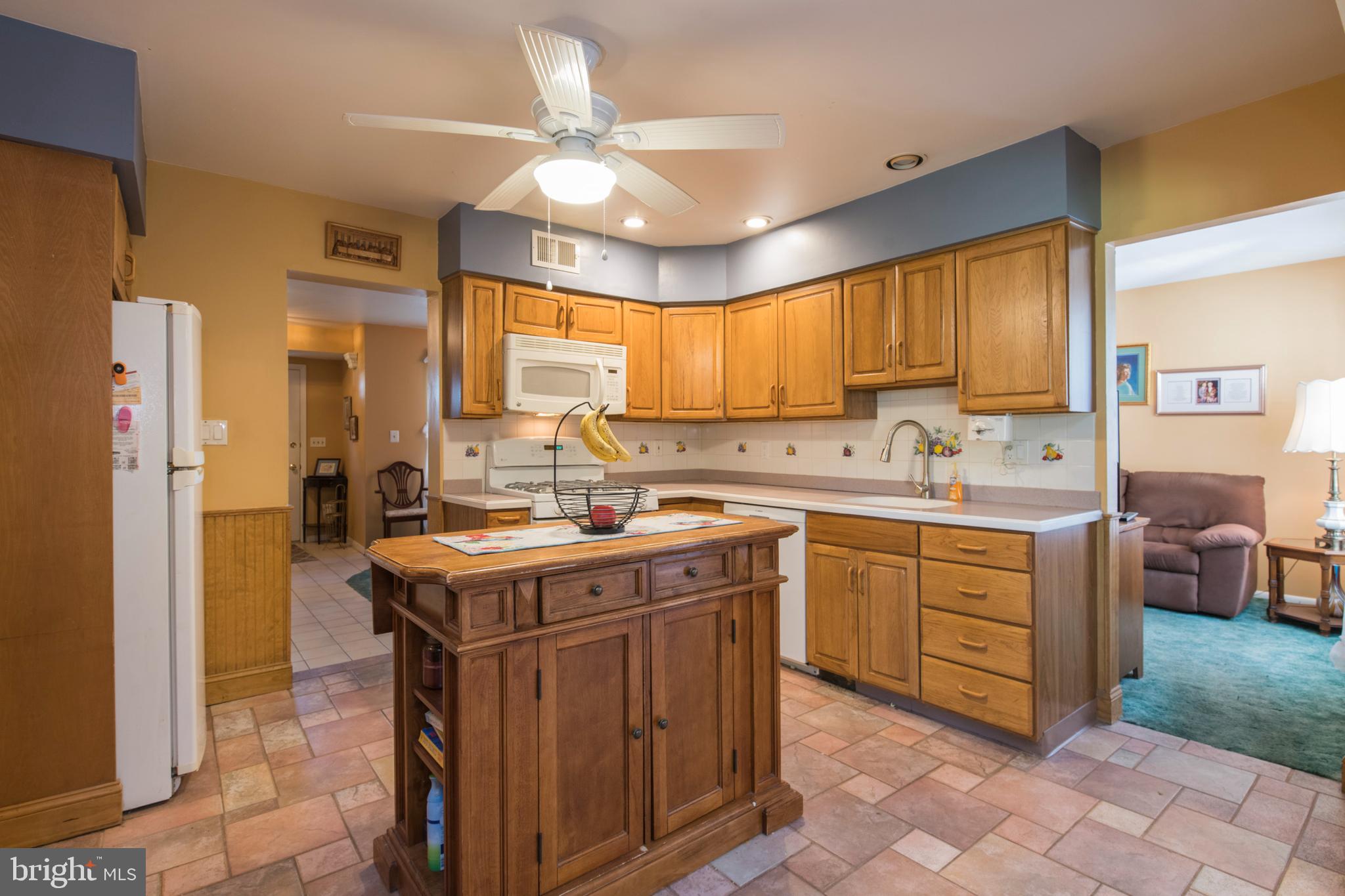 8136 Ridge Avenue Philadelphia, PA 19128 - Photo 14 of 49