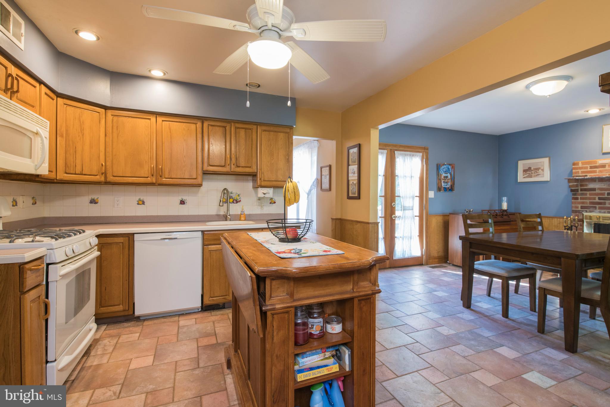 8136 Ridge Avenue Philadelphia, PA 19128 - Photo 16 of 49