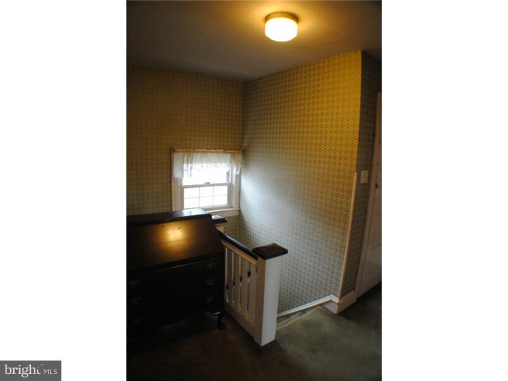 218 Sylvan Avenue Rutledge, PA 19070 - Photo 8 of 20 Hallway