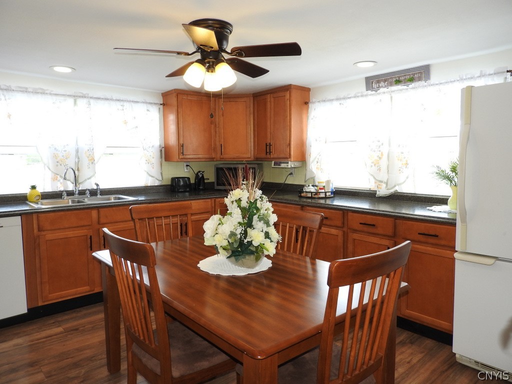 2751 Warners Road Camillus, NY 13164 - Photo 11 of 40