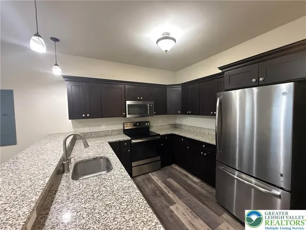 $2,300 | 39 John Alley, Coopersburg, PA 18036