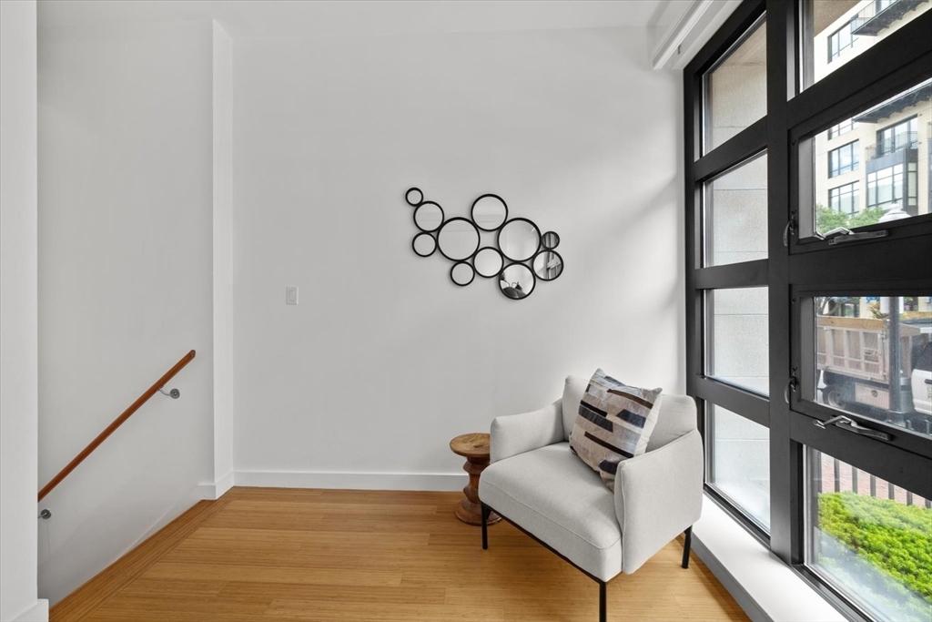 7 Warren Avenue, Unit 6 Boston, MA 02116 - Photo 9 of 33