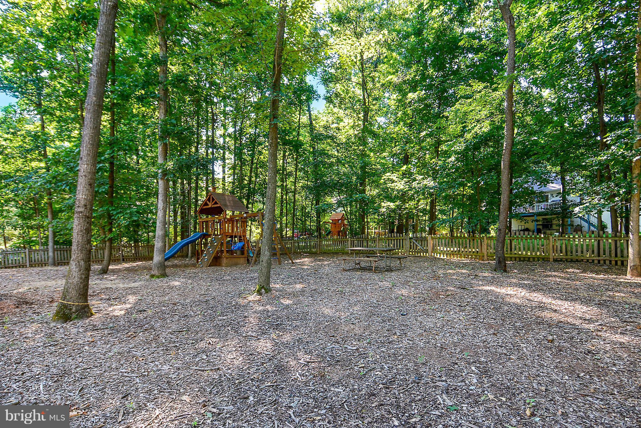 4 Carrollton Road Sterling, VA 20165 - Photo 27 of 28 Exterior (Rear)