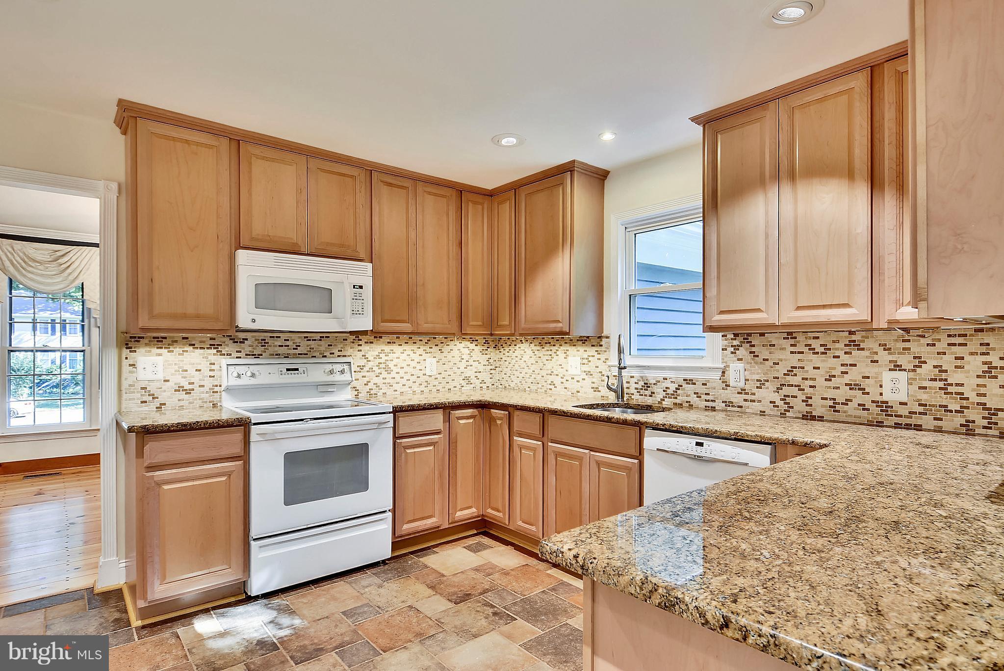 4 Carrollton Road Sterling, VA 20165 - Photo 6 of 28 Kitchen