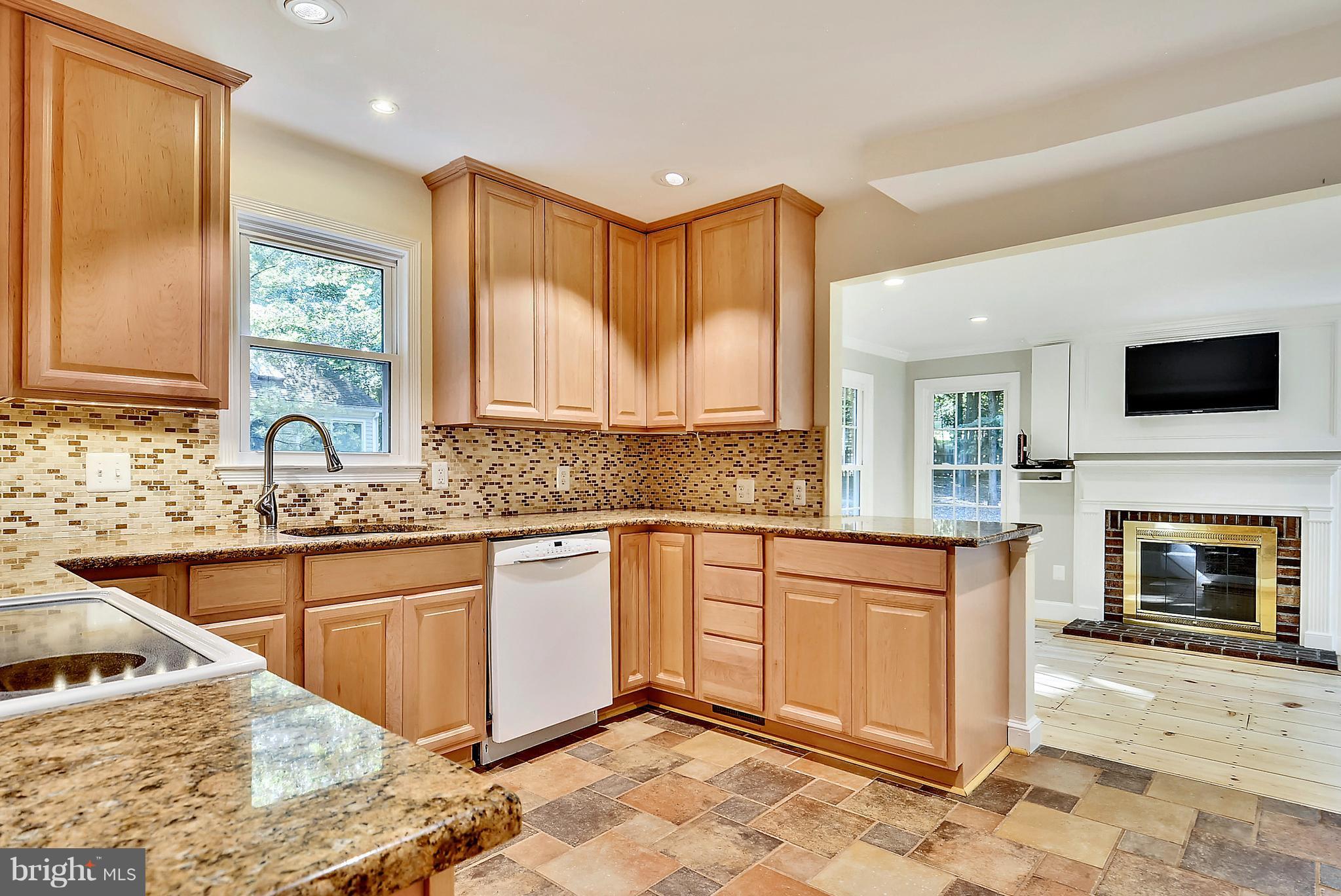 4 Carrollton Road Sterling, VA 20165 - Photo 7 of 28 Kitchen