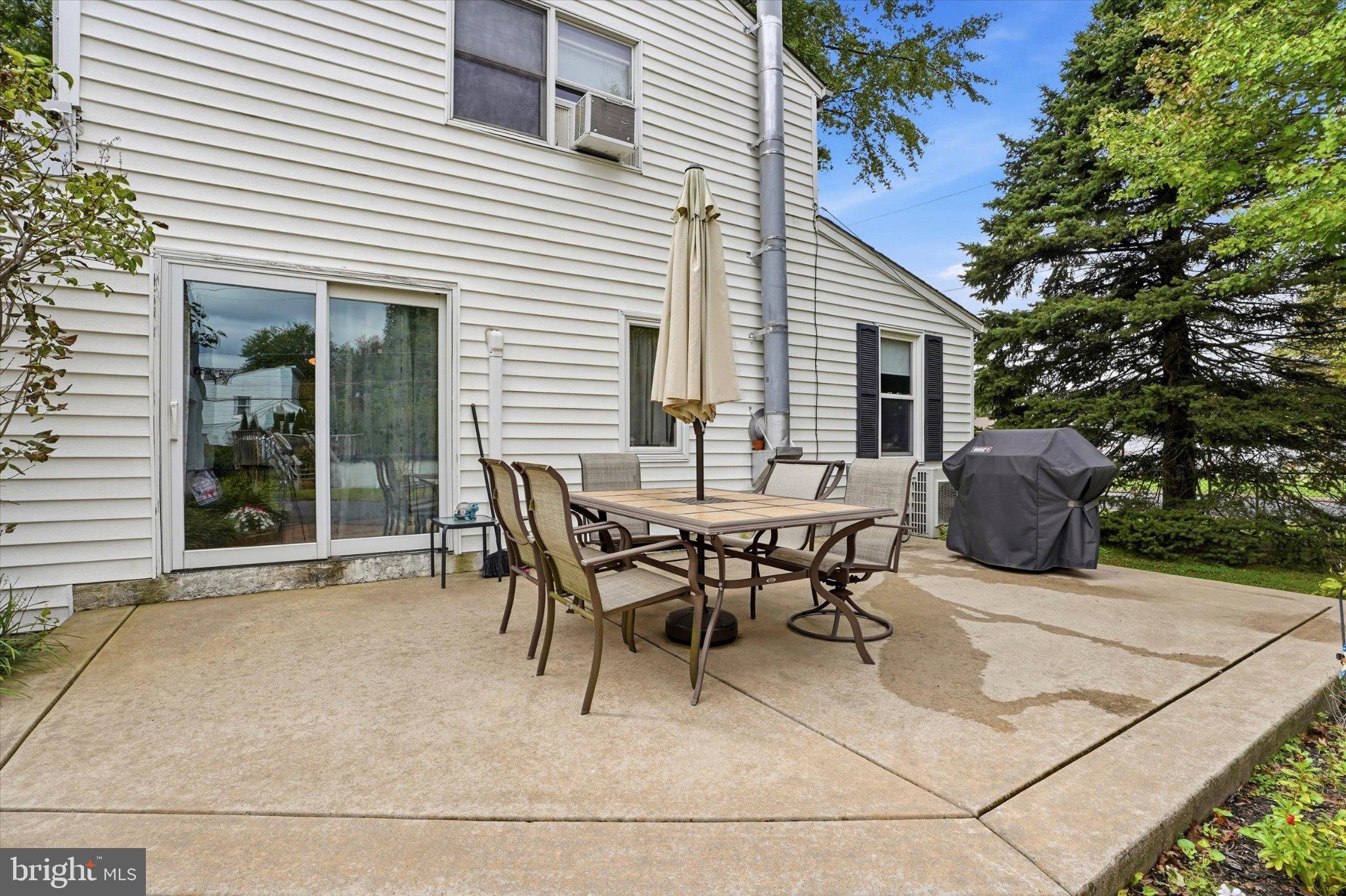 43 Greene Road Warminster, PA 18974 - Photo 21 of 23 Rear Patio