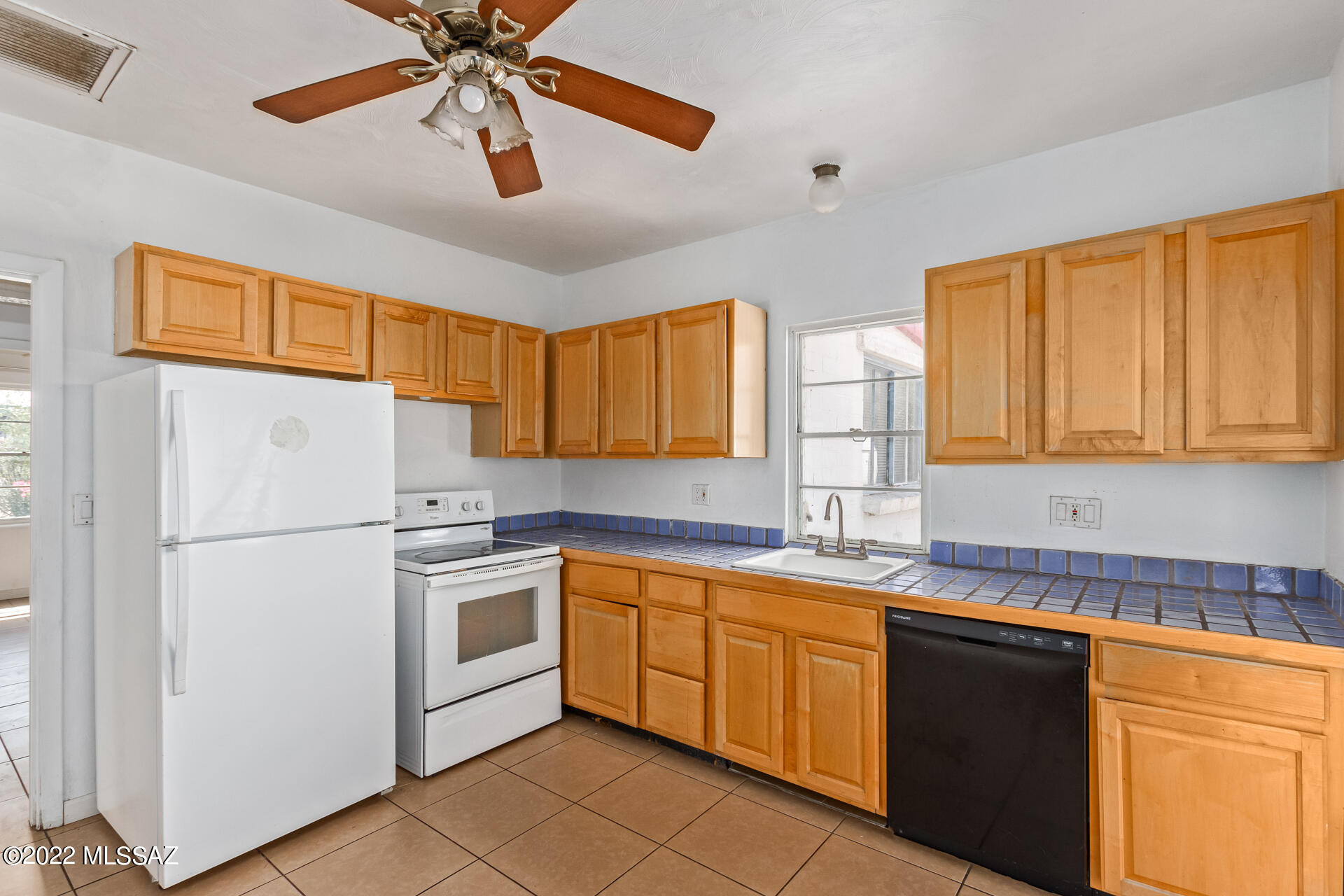 602 East Roger Road Tucson, AZ 85705 - Photo 13 of 25