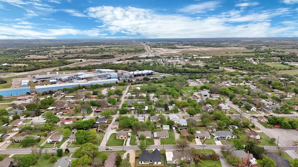 905 North Trinity Street Decatur, TX 76234 - Photo 4 of 40