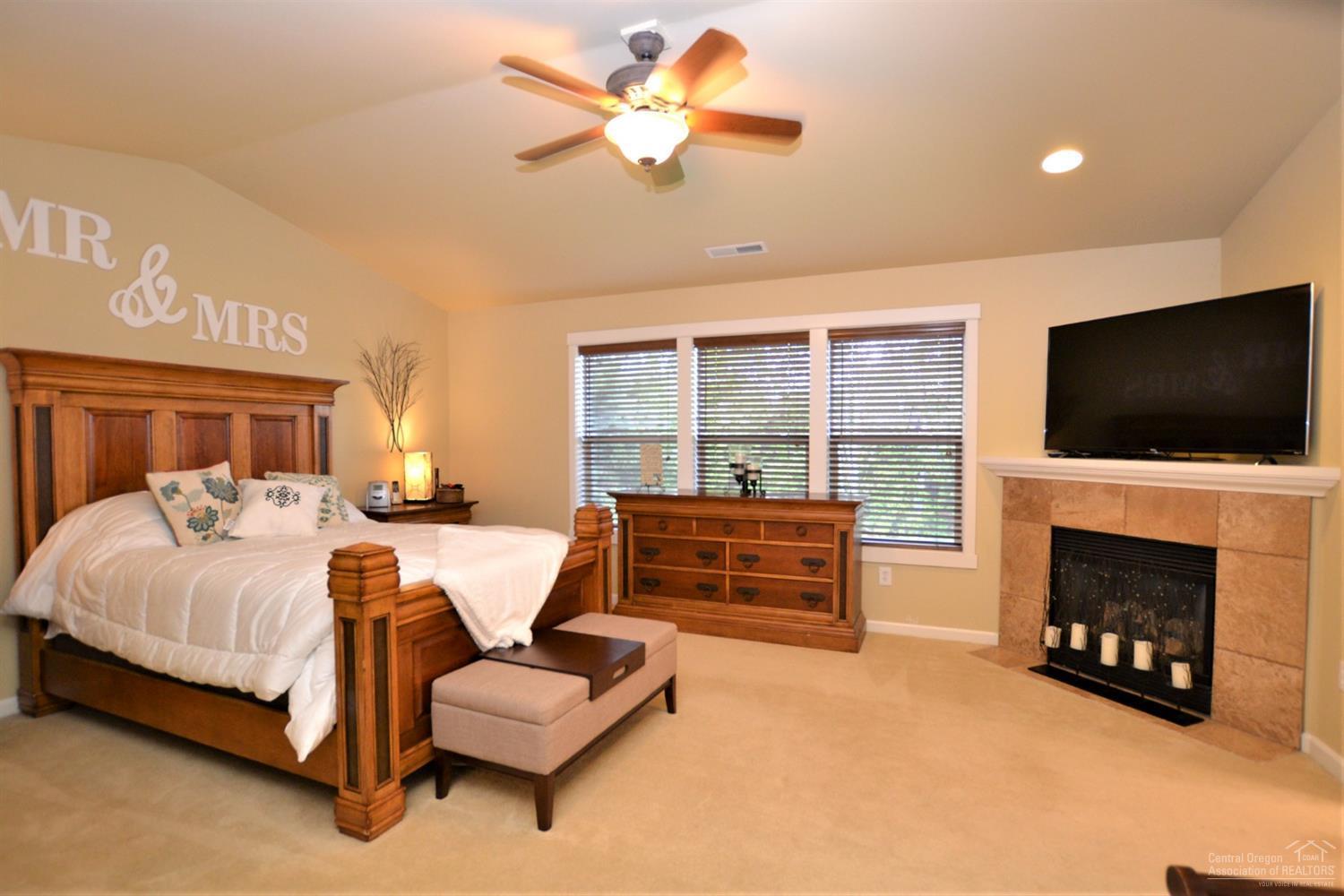 693 Northwest Powell Butte Loop Bend, OR 97703 - Photo 15 of 25 Gallery Image 15