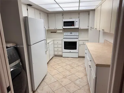 $630,000 | 600 Biltmore Way, Unit 318, Coral Gables, FL 33134