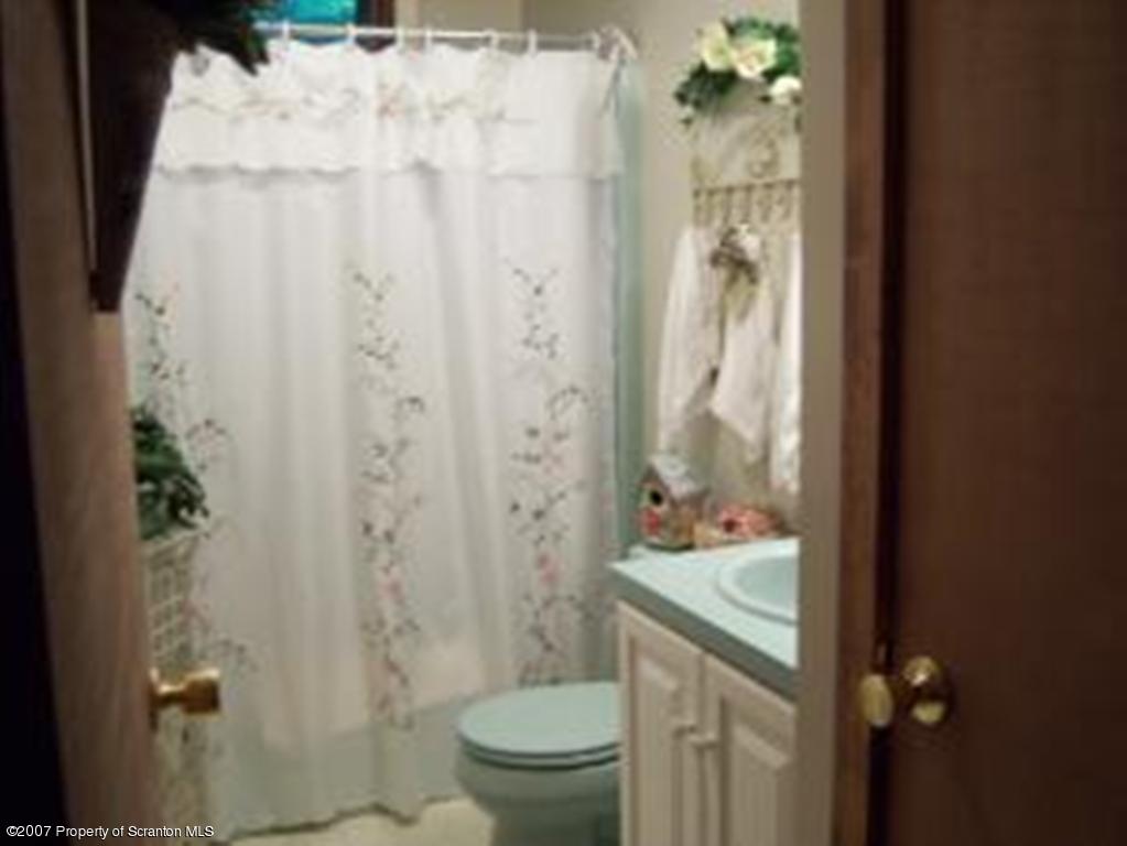 105 Ridge Road Lake Ariel, PA 18436 - Photo 2 of 8 Gallery Image 2