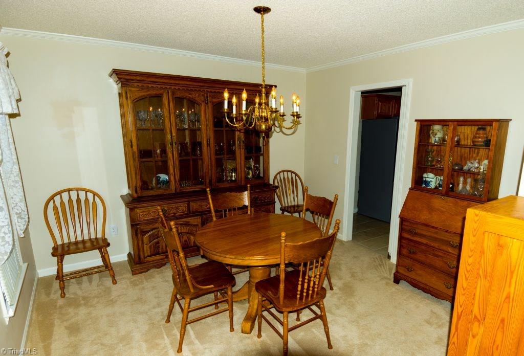 6948 Bridgewood Road Clemmons, NC 27012 - Photo 3 of 23 Dining Room