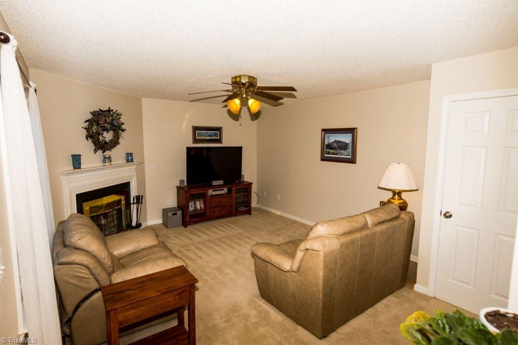 6948 Bridgewood Road Clemmons, NC 27012 - Photo 4 of 23 Family Room/ Den