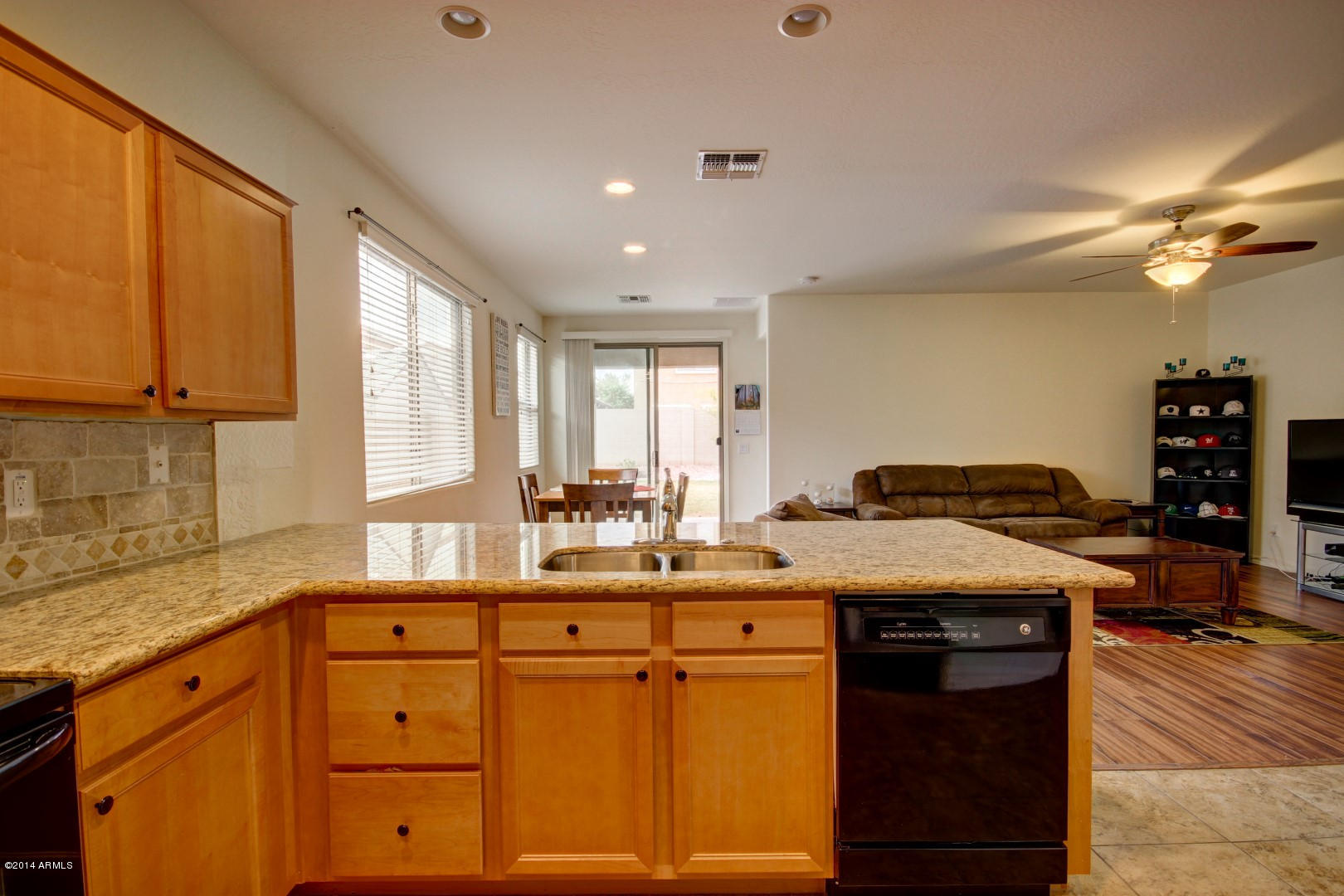 10144 West Chipman Road Tolleson, AZ 85353 - Photo 7 of 16 Chipman (14)