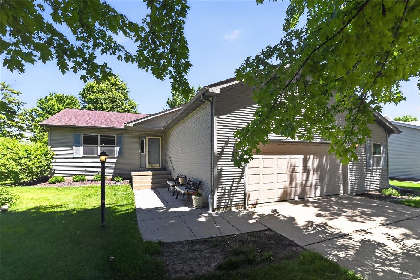 1340 Prairie Rose Drive Sun Prairie, WI 53590 - Photo 2 of 50