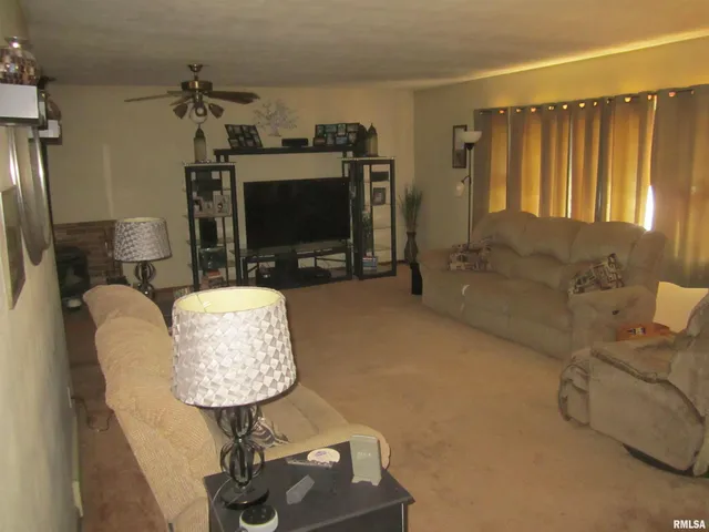 $184,900 | 22106 East 1200th Road North, Easton, IL 62633