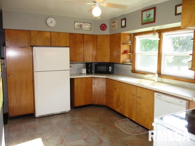 332 Main Street Bennett, IA 52721 - Photo 2 of 18 Gallery Image 2