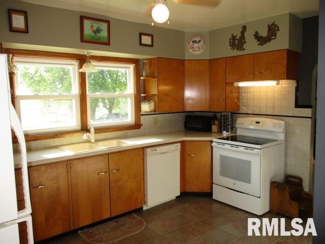 332 Main Street Bennett, IA 52721 - Photo 3 of 18 Gallery Image 3