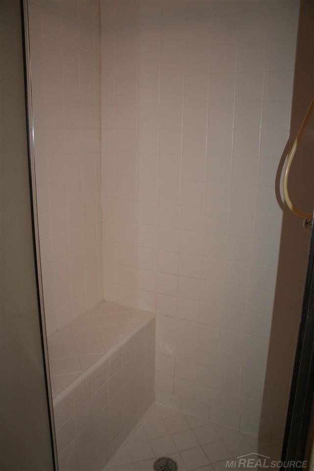 16969 Country Ridge Lane Macomb, MI 48044 - Photo 22 of 38 31275306-21.JPG