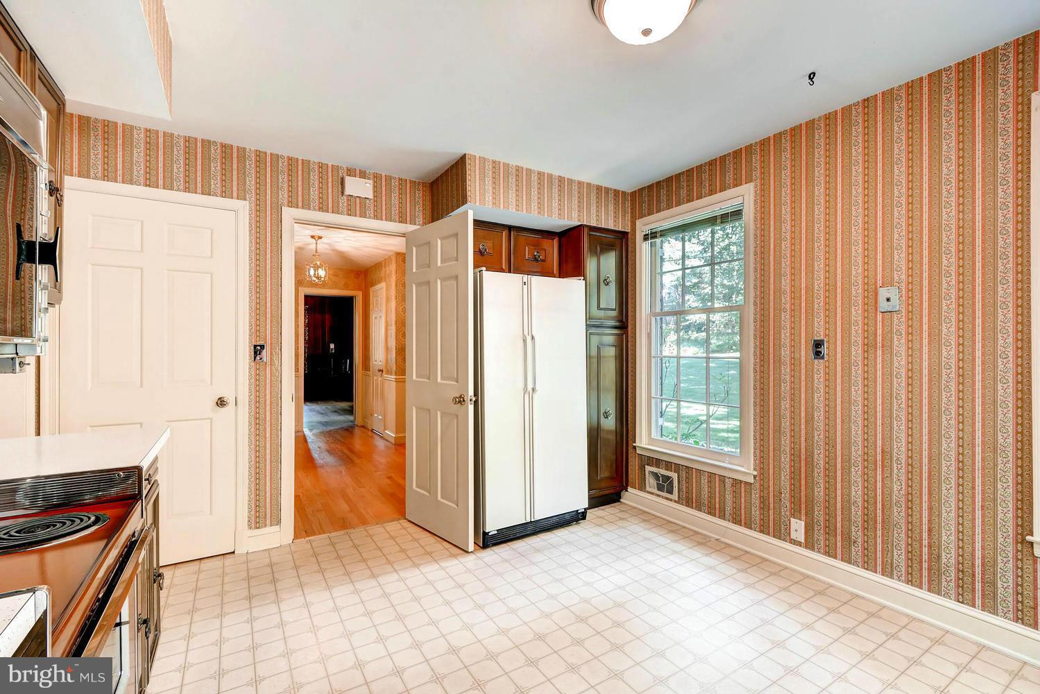 731 Chapel Ridge Road Lutherville-Timonium, MD 21093 - Photo 23 of 30 Kitchen