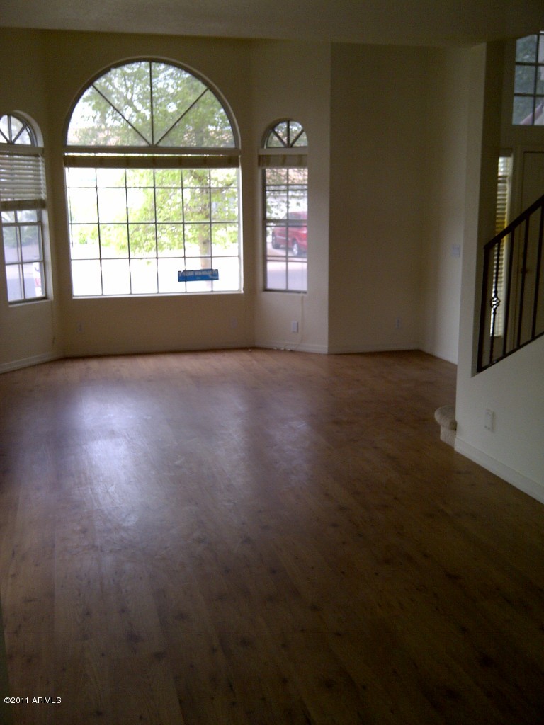 823 West Iris Drive Gilbert, AZ 85233 - Photo 4 of 13 Front Room