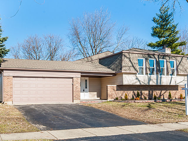 522 Rockhurst Road Bolingbrook, IL 60440 - Photo 1 of 25