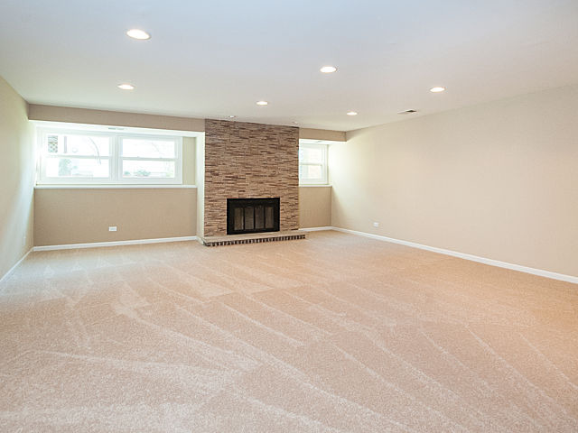 522 Rockhurst Road Bolingbrook, IL 60440 - Photo 15 of 25