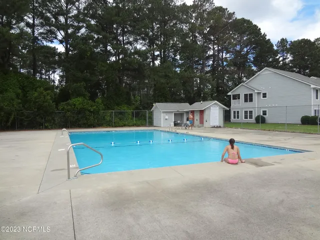 $1,000 | 100 West Victoria Court, Unit E, Greenville, NC 27834