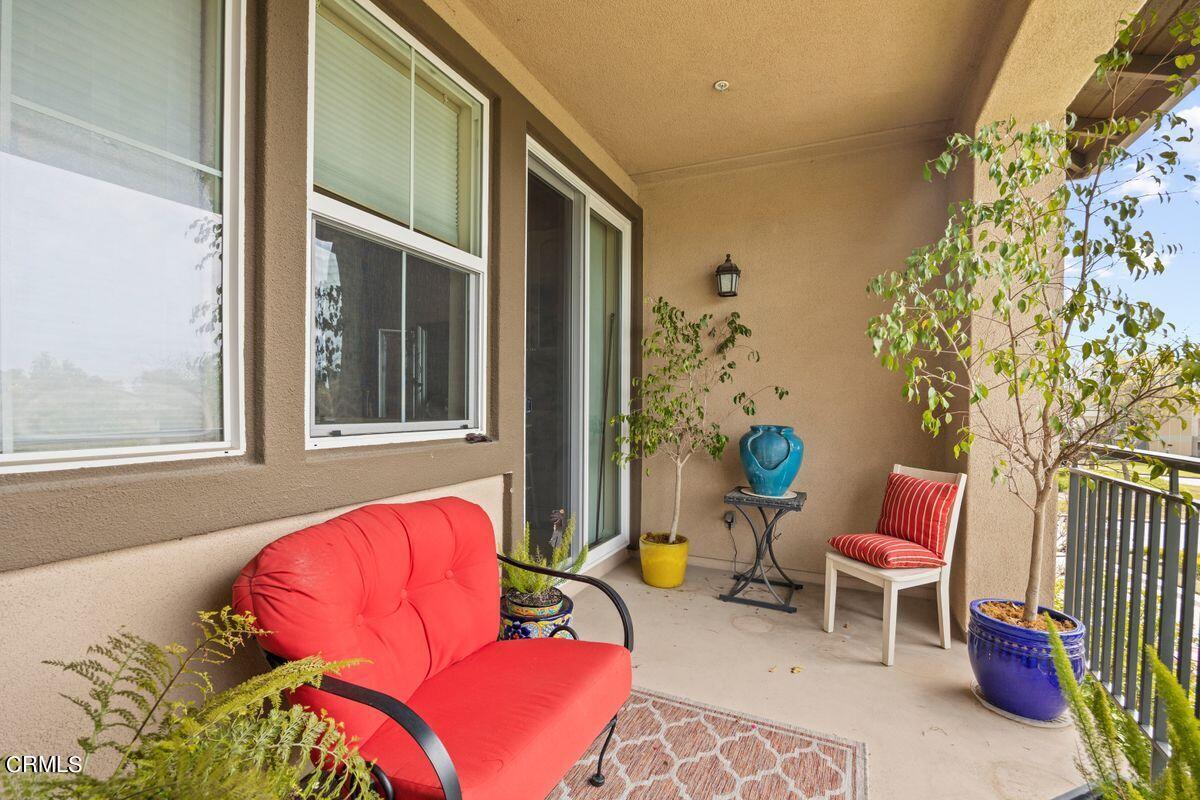 3004 Moonlight Park Avenue Oxnard, CA 93036 - Photo 23 of 28 a outdoor living space with furniture and a potted plant