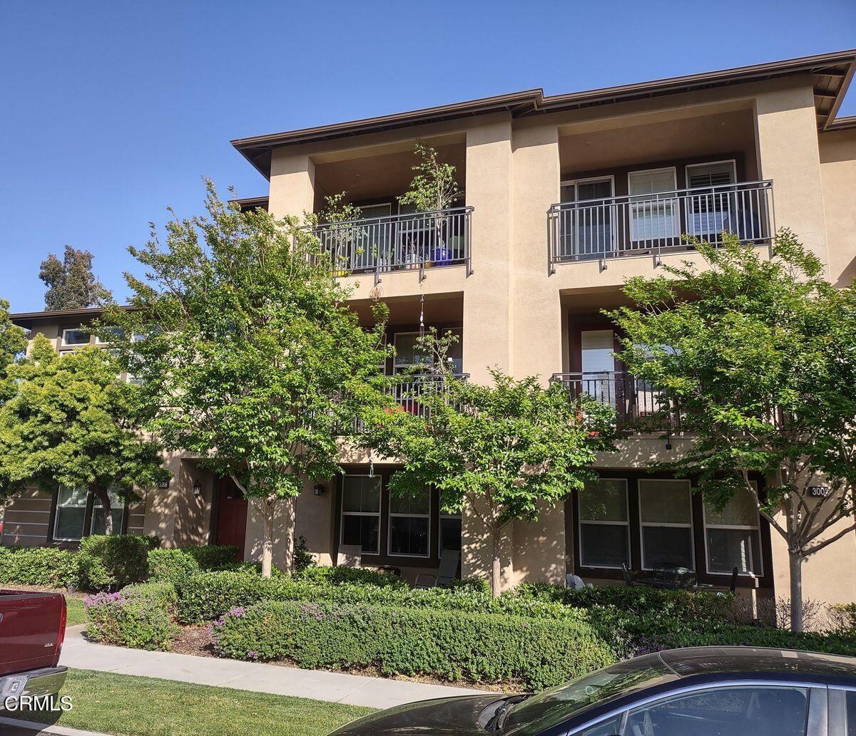 3004 Moonlight Park Avenue Oxnard, CA 93036 - Photo 27 of 28 front view of a house with a street