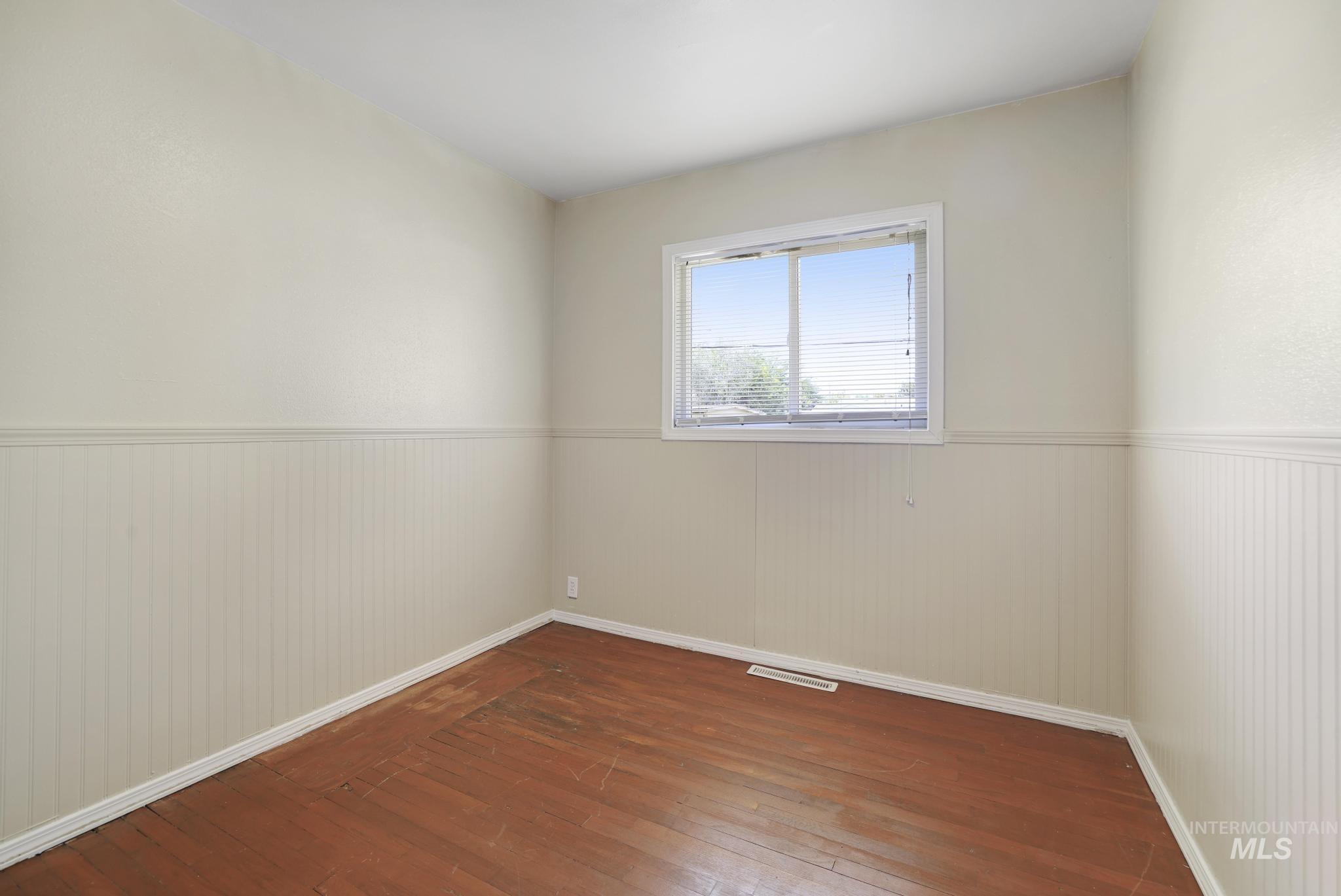 327 Monroe Street Twin Falls, ID 83301 - Photo 10 of 28