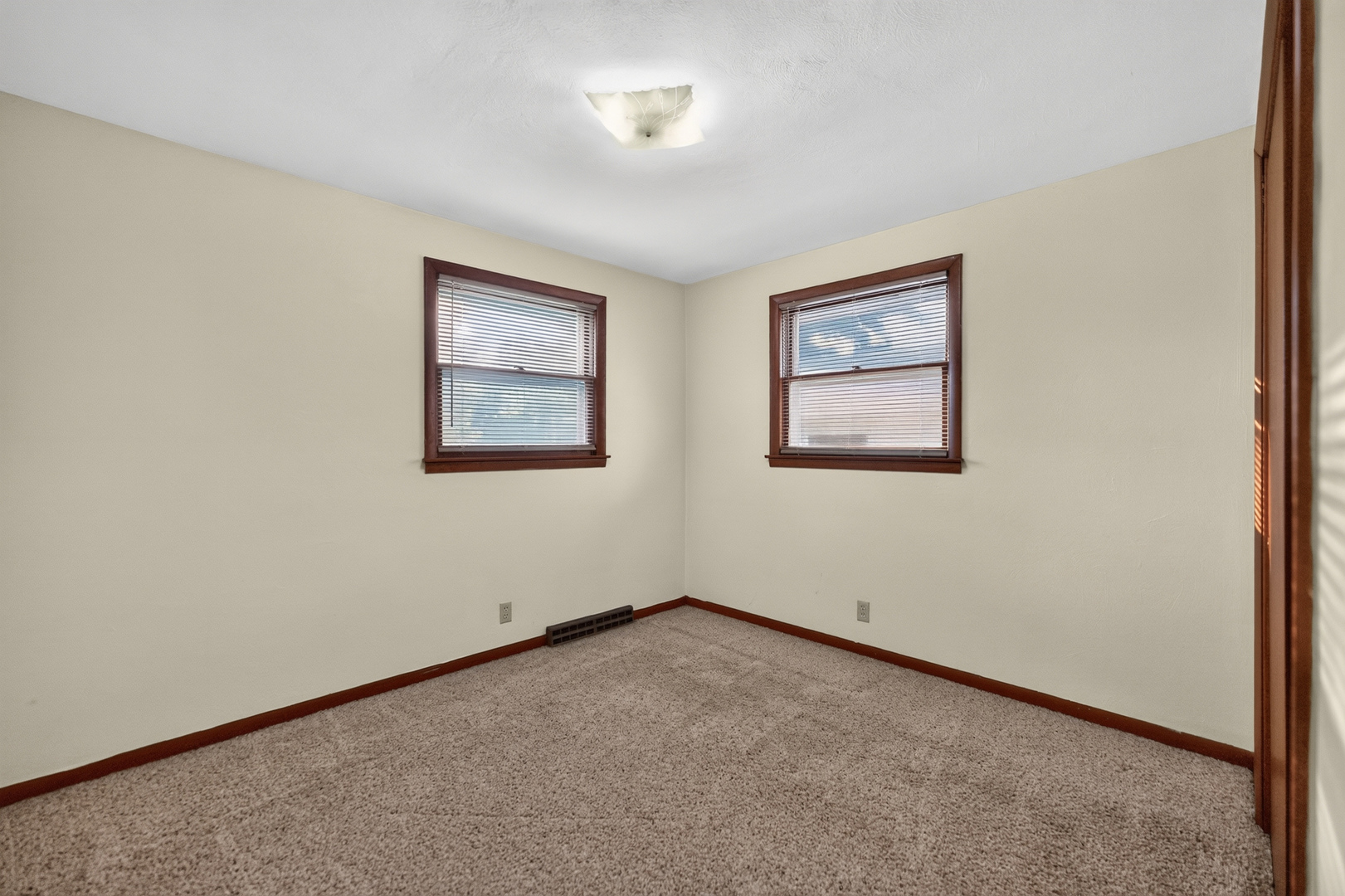 508 South 5th Street Malta, IL 60150 - Photo 14 of 30