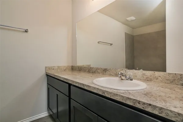 $1,975 | 8706 Lar-ree Oaks Circle, Houston, TX 77028