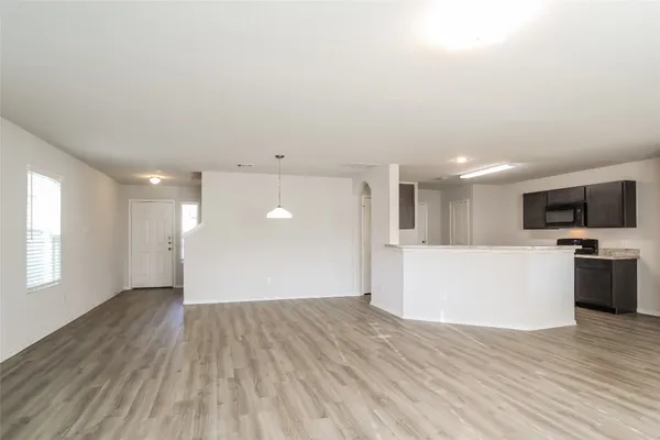 $1,975 | 8706 Lar-ree Oaks Circle, Houston, TX 77028