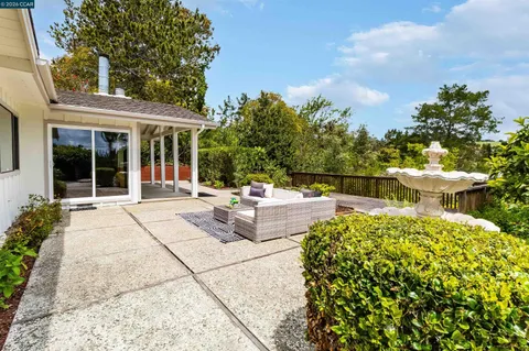 $1,880,000 | 61 Sullivan Drive, Moraga, CA 94556