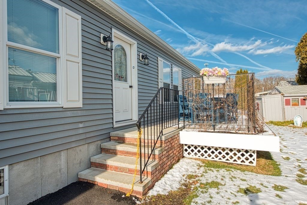 16 Jason Way, Unit 16 West Bridgewater, MA 02379 - Photo 2 of 26