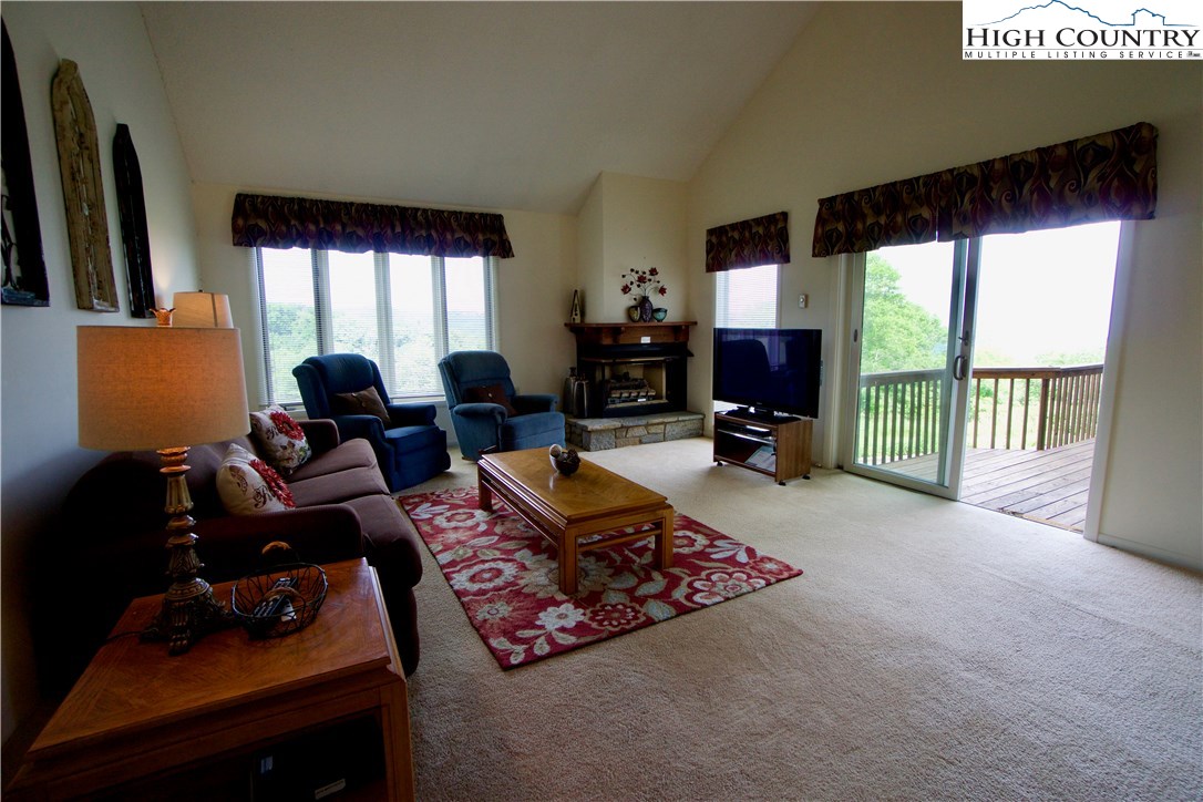 151 Knob Road, Unit 8 Blowing Rock, NC 28605 - Photo 8 of 25 Gallery Image 8