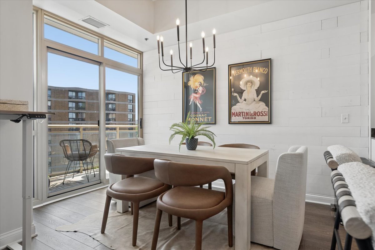 230 West Division Street, Unit 602 Chicago, IL 60610 - Photo 13 of 25