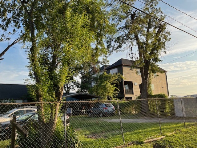 1611 Sylvester Road Houston, TX 77009 - Photo 9 of 12 a backyard of a house with lots of green space