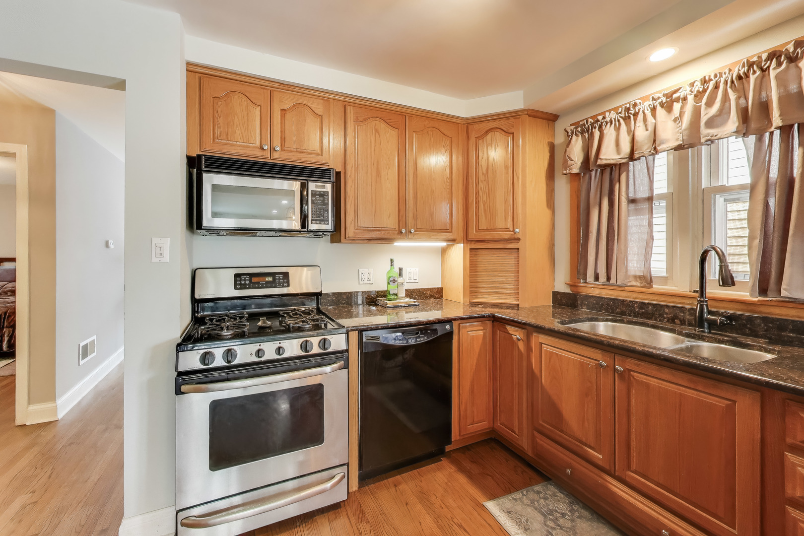 6544 West Devon Avenue Chicago, IL 60631 - Photo 8 of 56