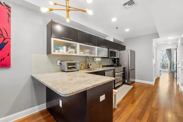 $978,000 | 415 Adams Street, Unit 1, Hoboken, NJ 07030