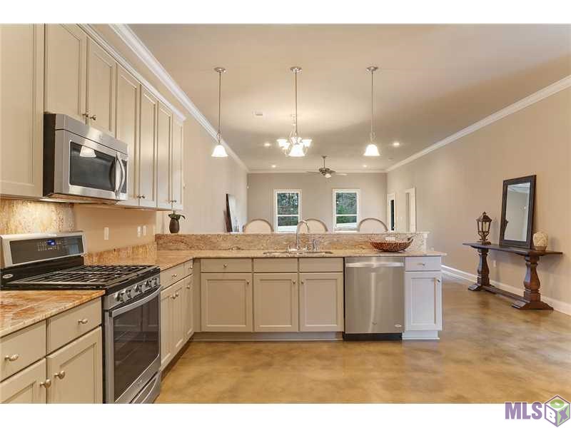 23711 Monarch Point Springfield, LA 70462 - Photo 5 of 12