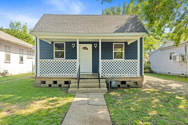 $110,000 | 2704 Crawford Avenue, Parsons, KS 67357