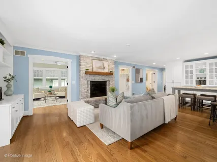 $1,425,000 | 30 Waverly Avenue, Clarendon Hills, IL 60514