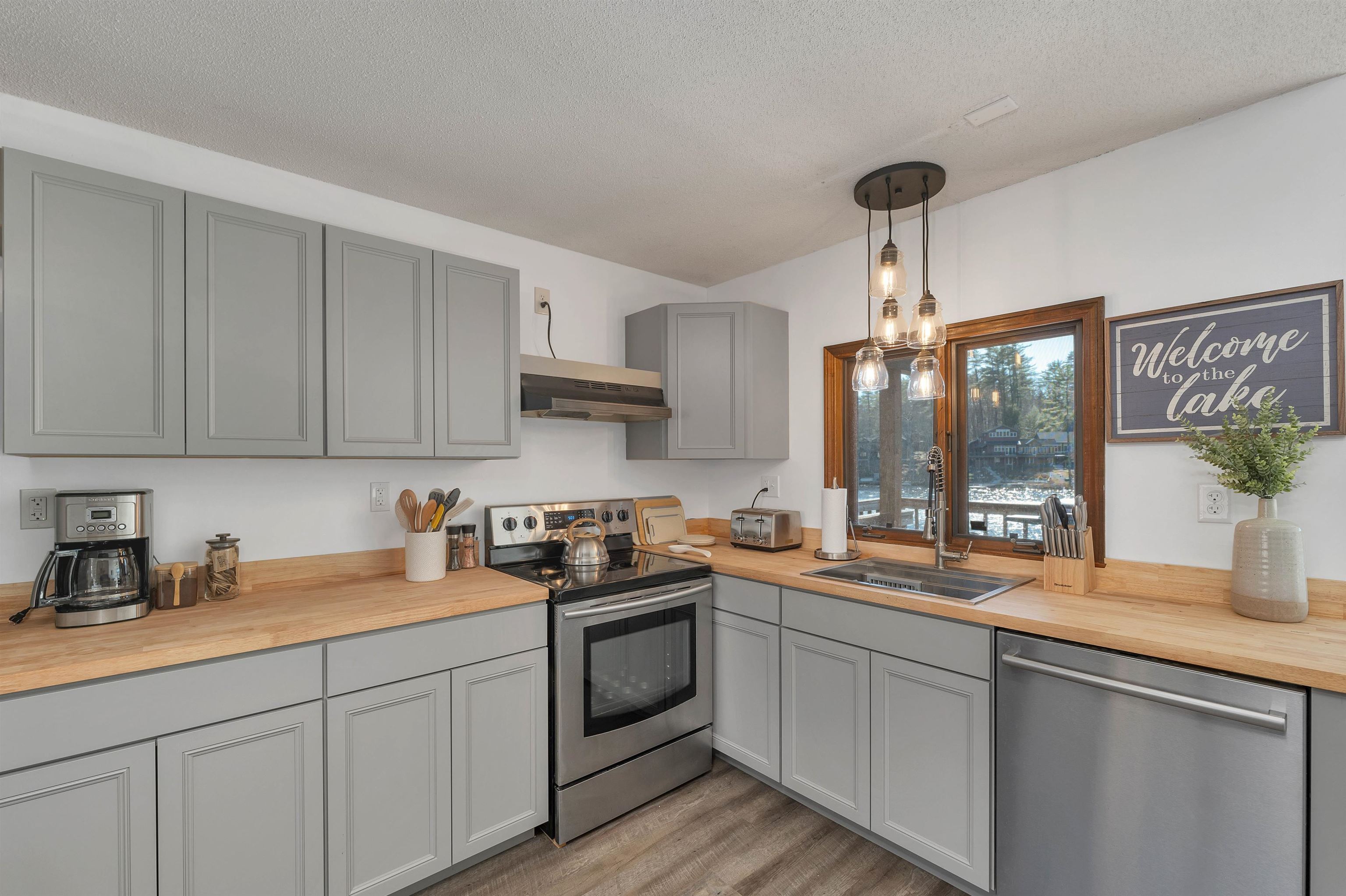 122 Toltec Point Road Moultonborough, NH 03254 - Photo 5 of 44