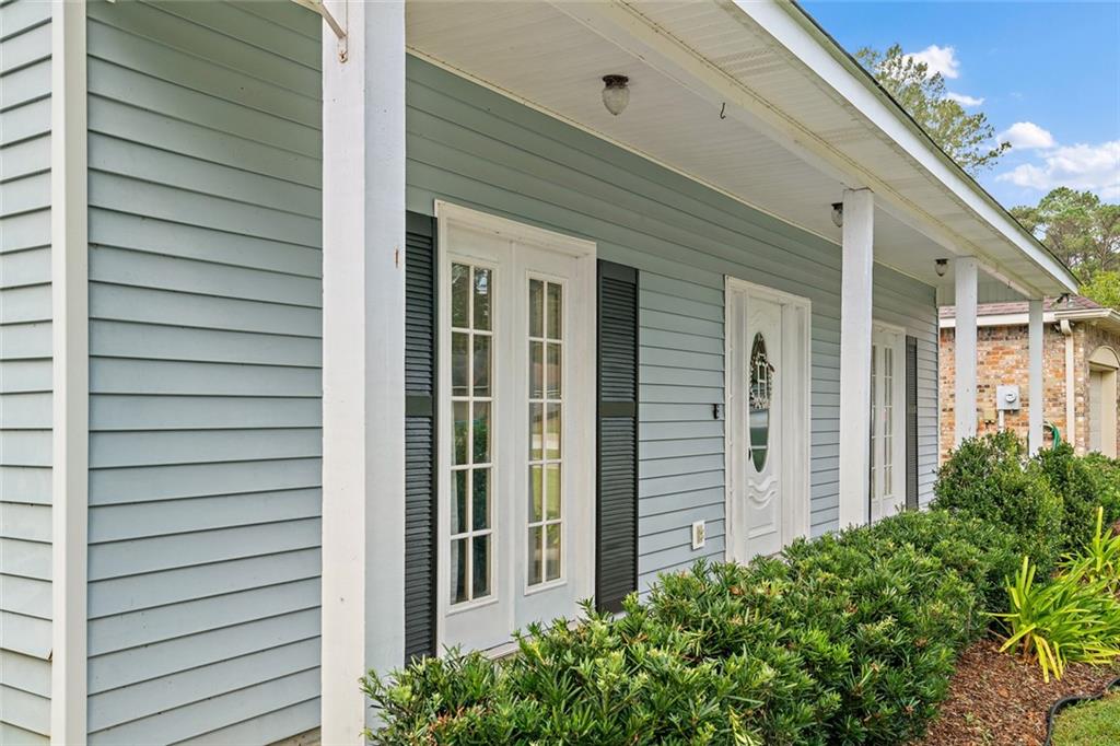 74 Trace Loop Mandeville, LA 70448 - Photo 3 of 17 Gallery Image 3