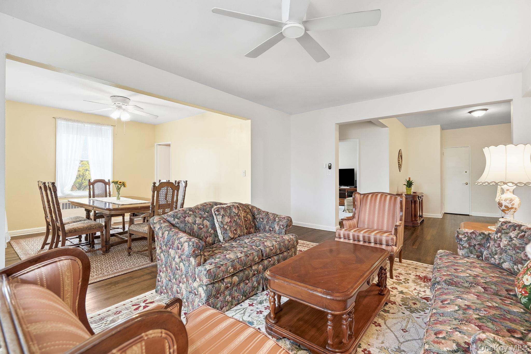 2 Overlook Road, Unit 3C3 White Plains, NY 10605 - Photo 13 of 36 a living room with furniture