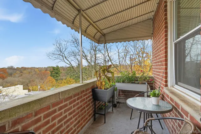 $399,000 | 2 Overlook Road, Unit 3C3, White Plains, NY 10605